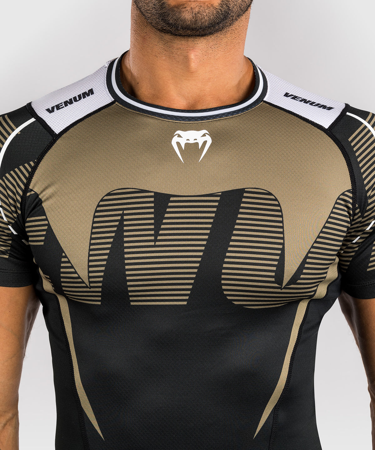 Venum Adrenaline Rashguard a maniche corte – Nero/Sabbia