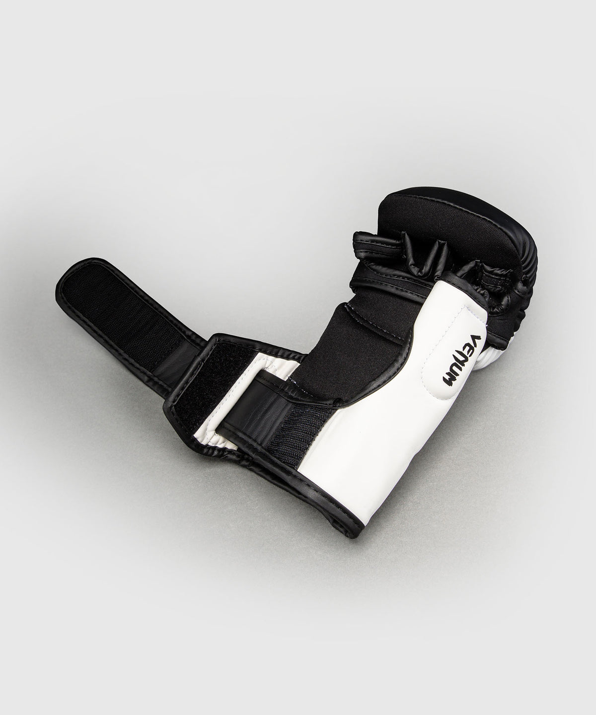 Gants de Sparring Venum Attack 2.0 – Noir/Blanc