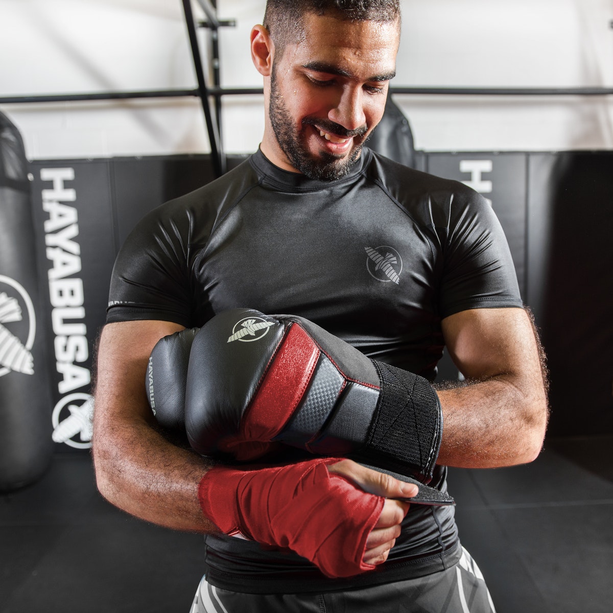 Hayabusa T3 Guantes de Boxeo - Negro/Rojo
