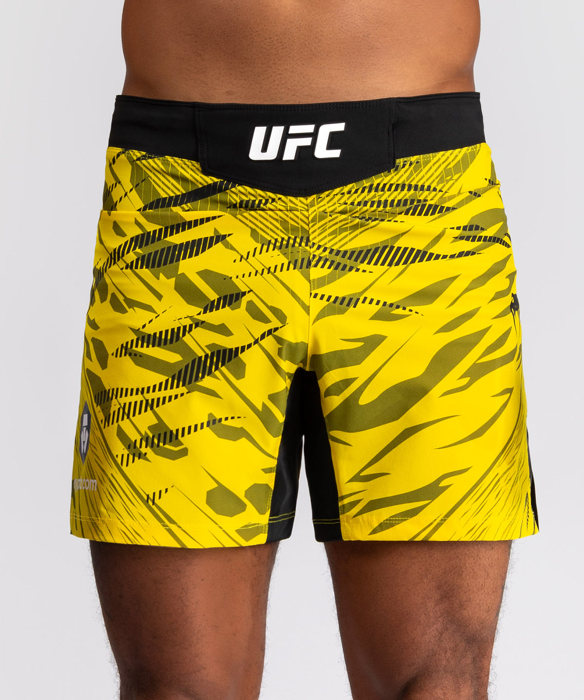 UFC Fusion by Venum Authentic Fight Night Herren Fight Short - Short Fit - Gelb