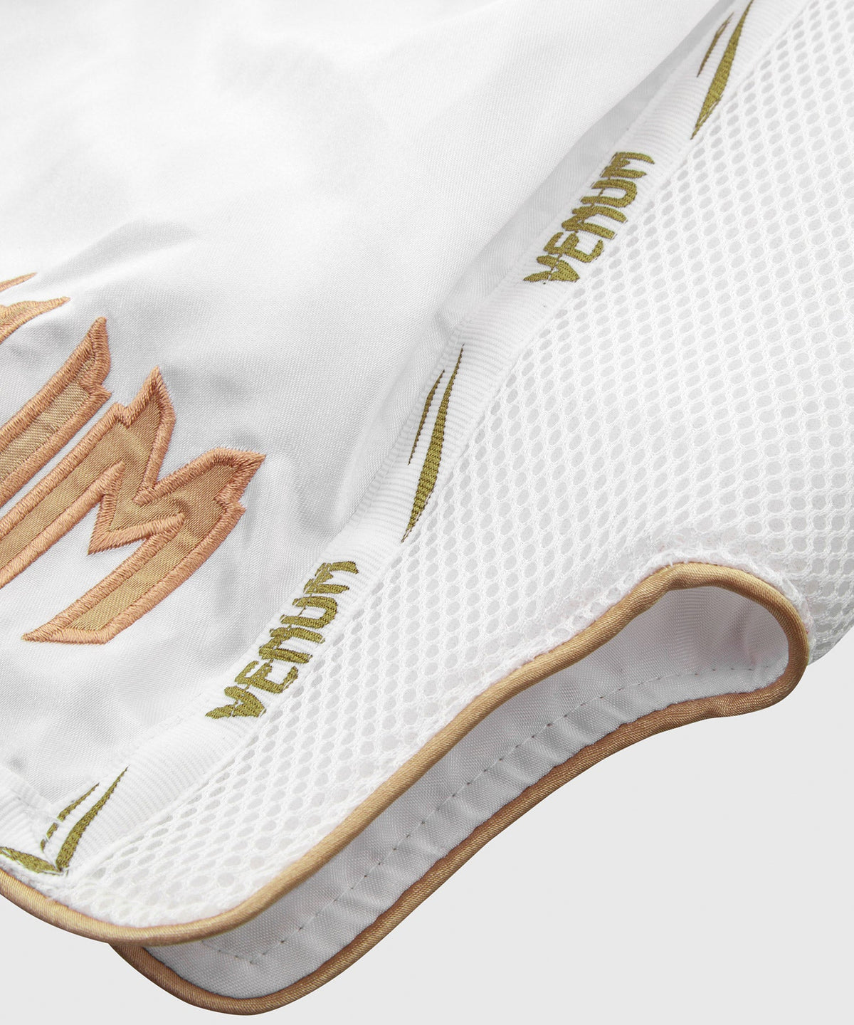 Short Muay Thai Venum Giant - Blanc/Doré - Exclusivité