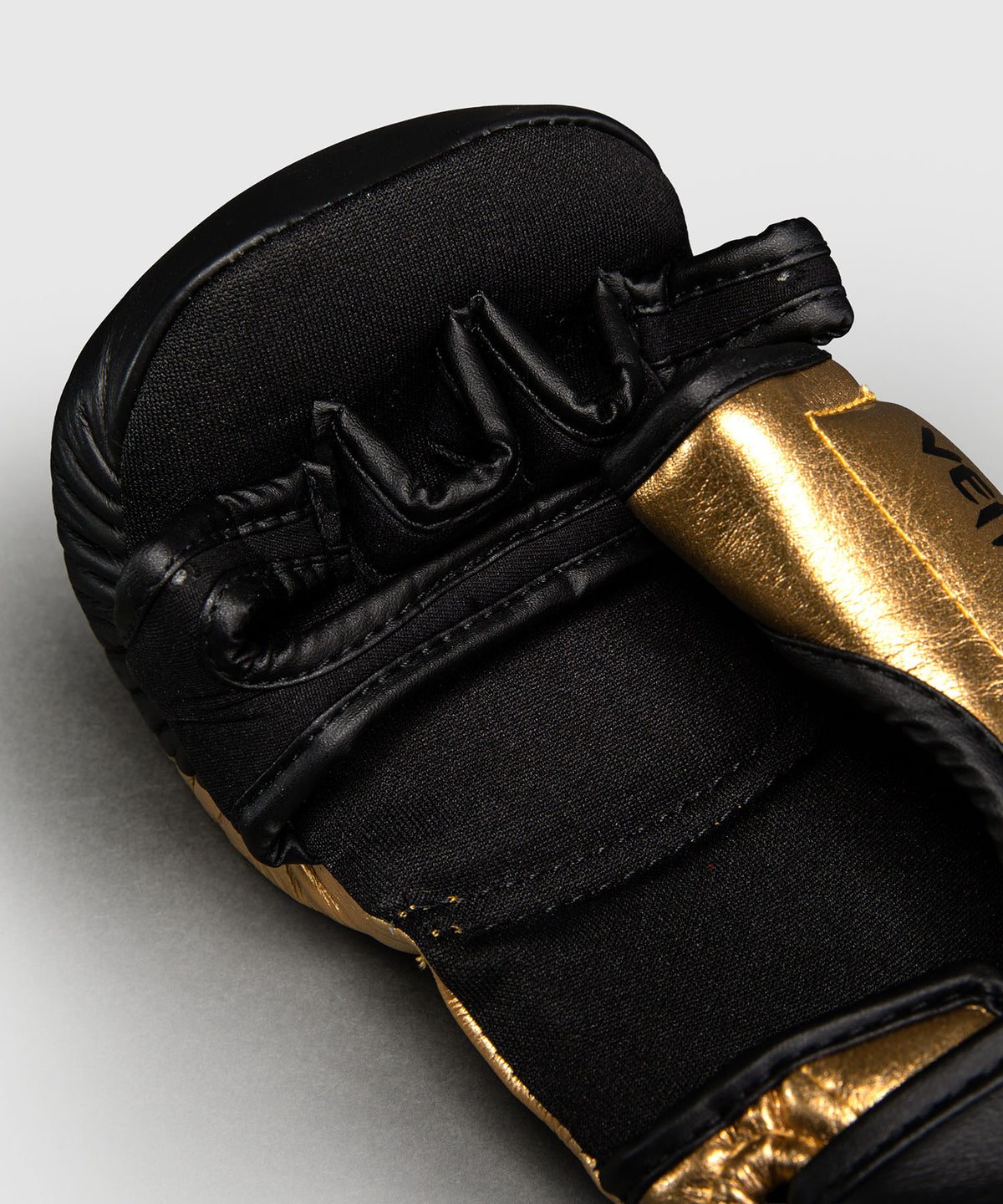 Venum Attack 2.0 Guanti da Sparring in Pelle – Oro/Nero