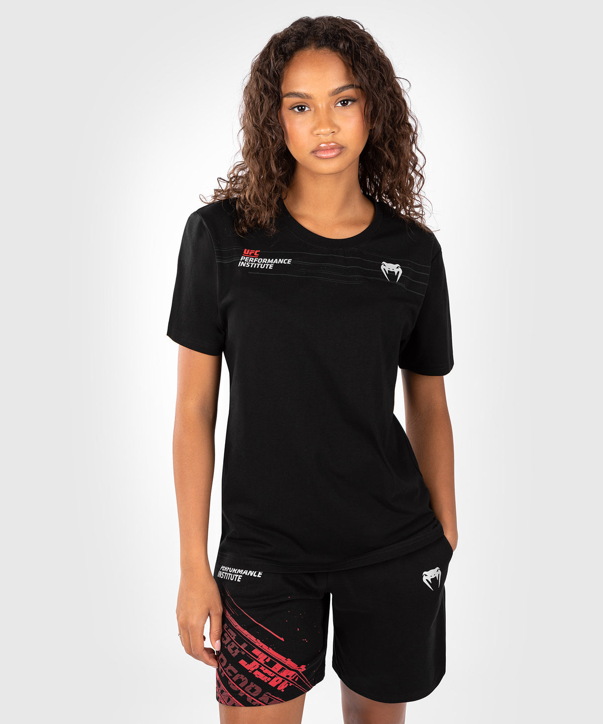UFC Venum Performance Institute 2.0 Damen T-Shirt - Schwarz/Rot