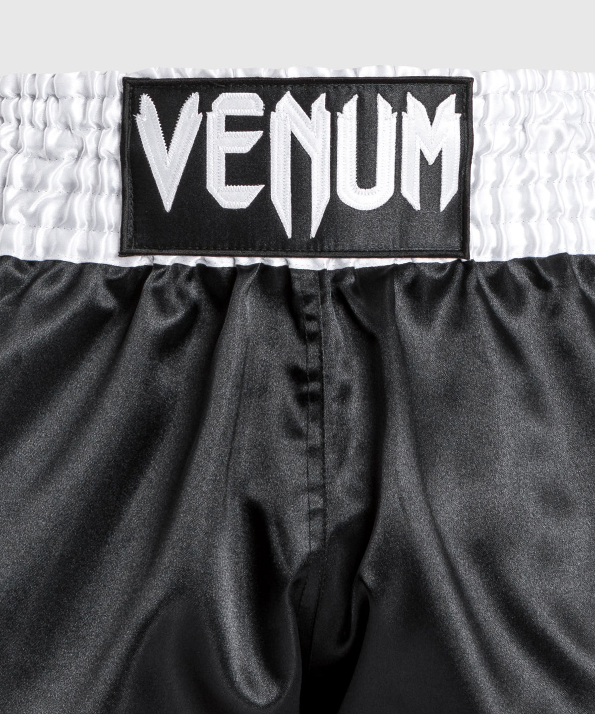 Venum Classic - Muay Thai Shorts Weiß/Schwarz/Weiß