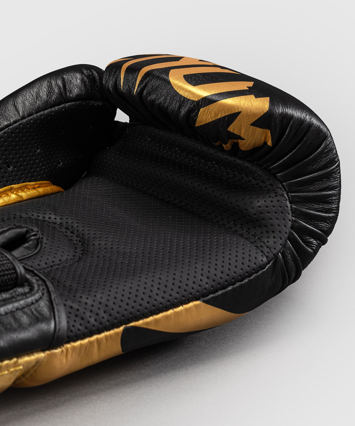 Venum Reverso Boxhandschuhe – Schwarz/Gold