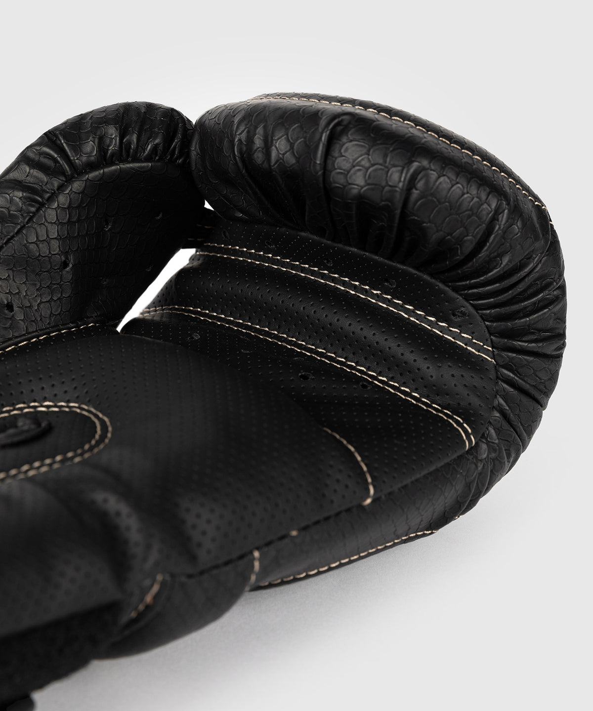 Gants de Boxe Venum Impact Evo Scales – Noir