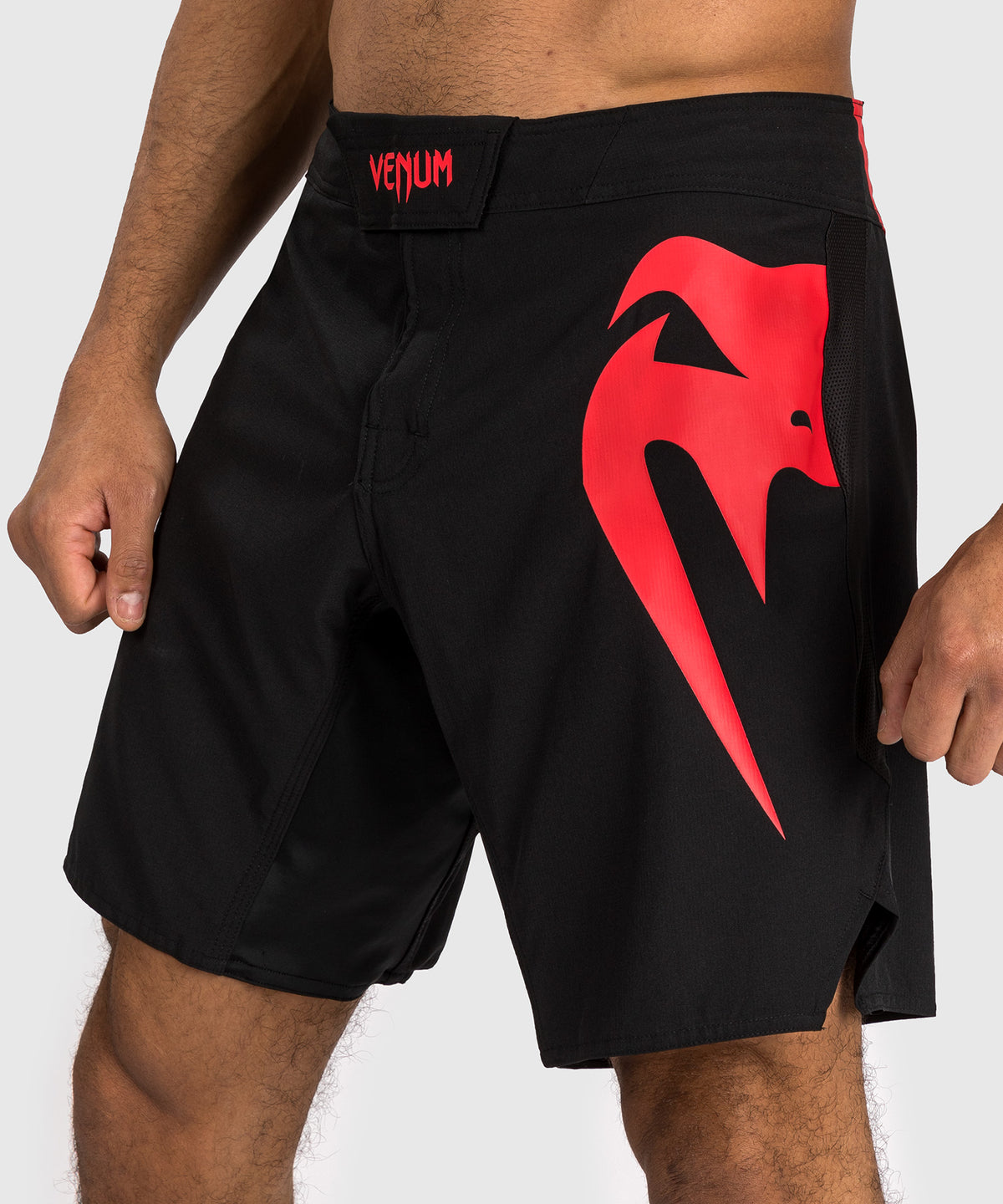 Venum Light 5.0 Fighshorts - Black/Red