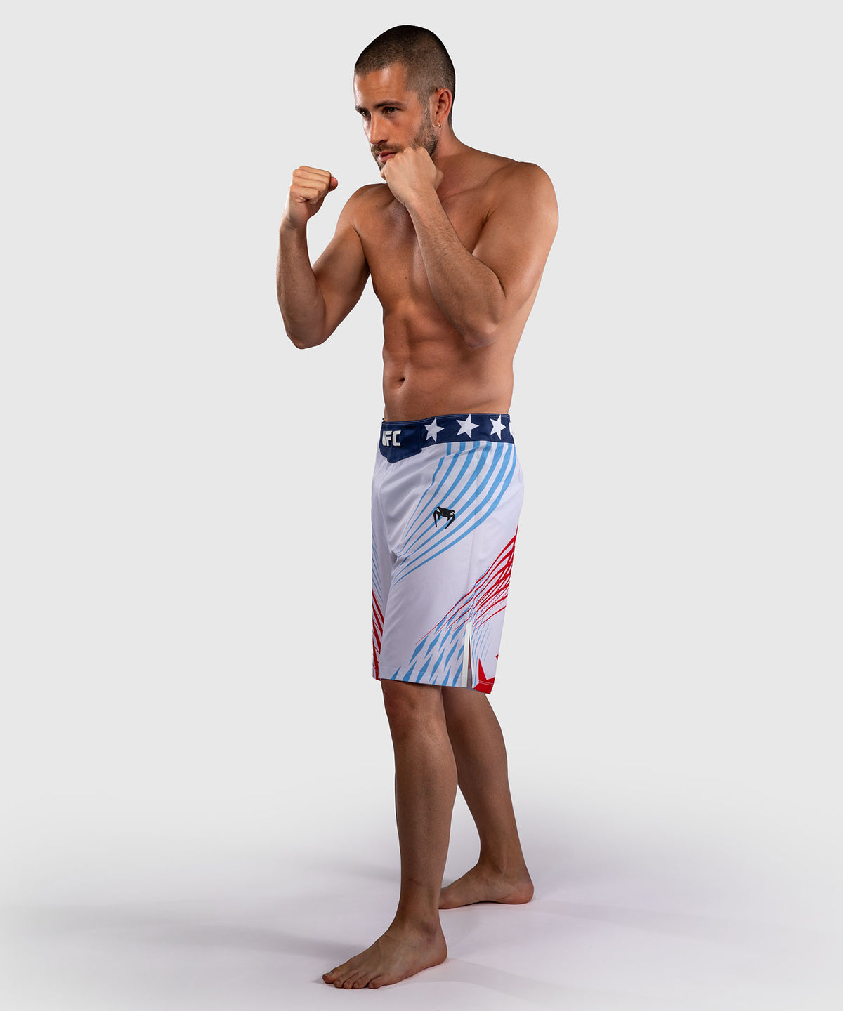 Official UFC Freedom 250 by Venum Authentic Fight Night Short de combat coupe longue pour homme - Blanc
