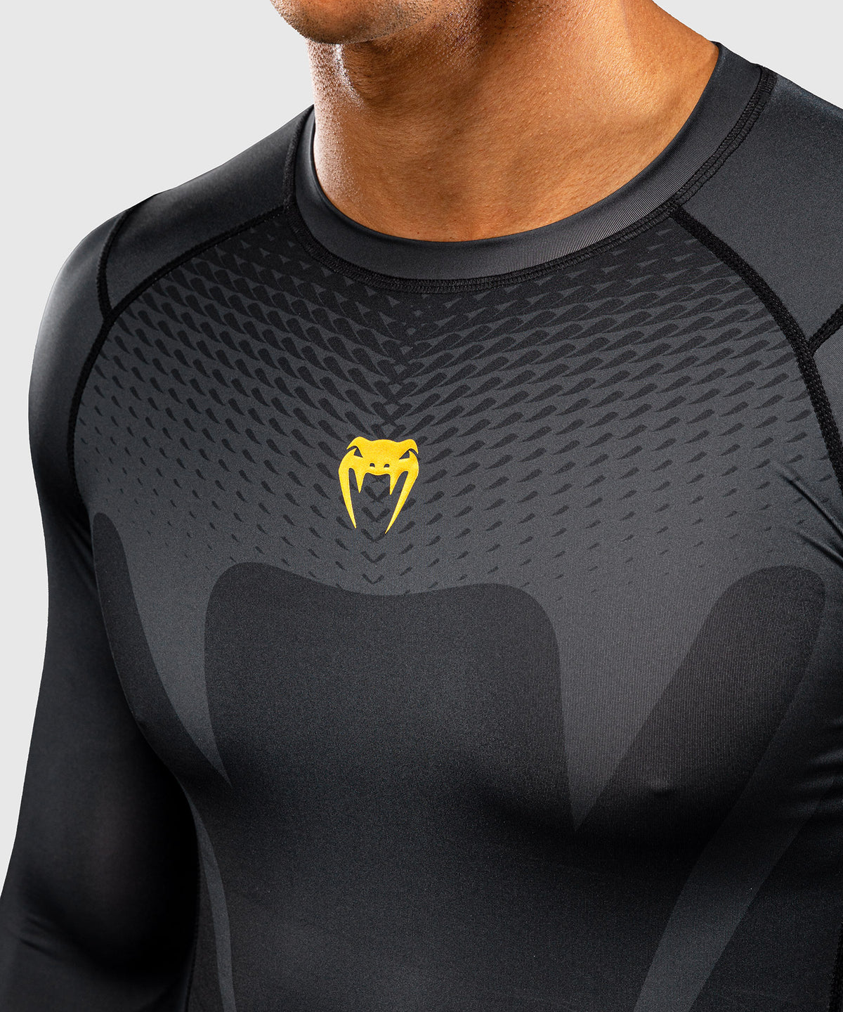 Venum Attack Langarm-Rashguard - Schwarz/Gold