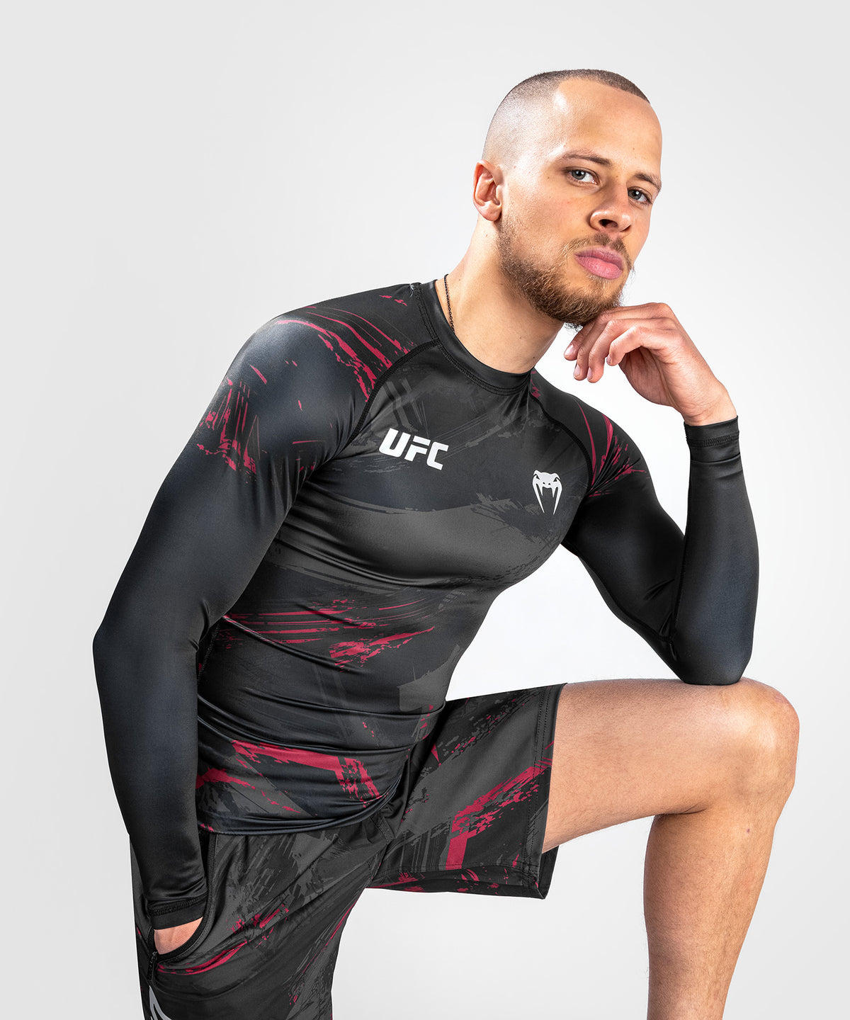 T-shirt a compressione UFC Venum Authentic Fight Week 2.0 - Maniche lunghe - nero/rosso
