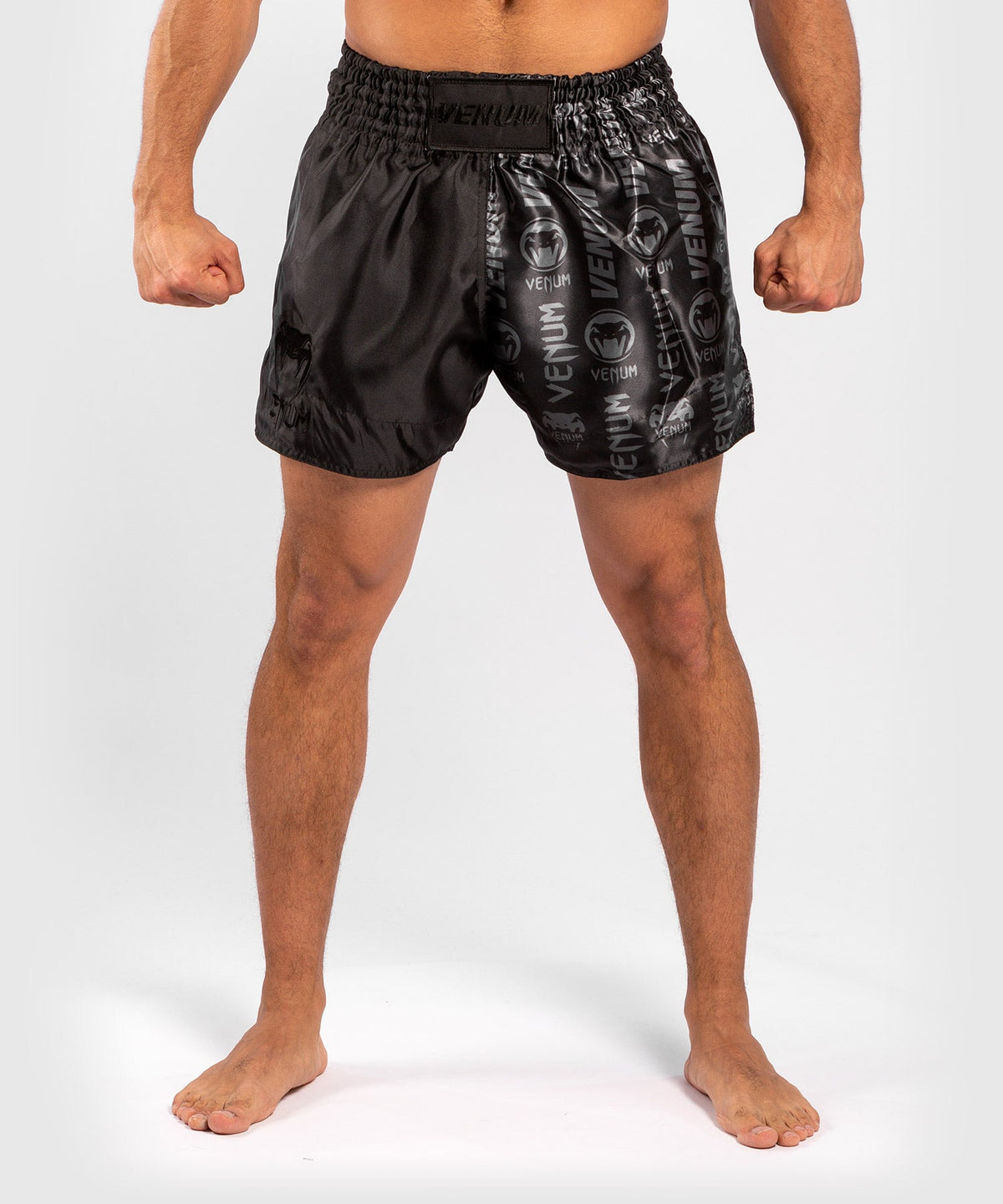 Venum Logos Muay Thai Shorts - Schwarz/Schwarz