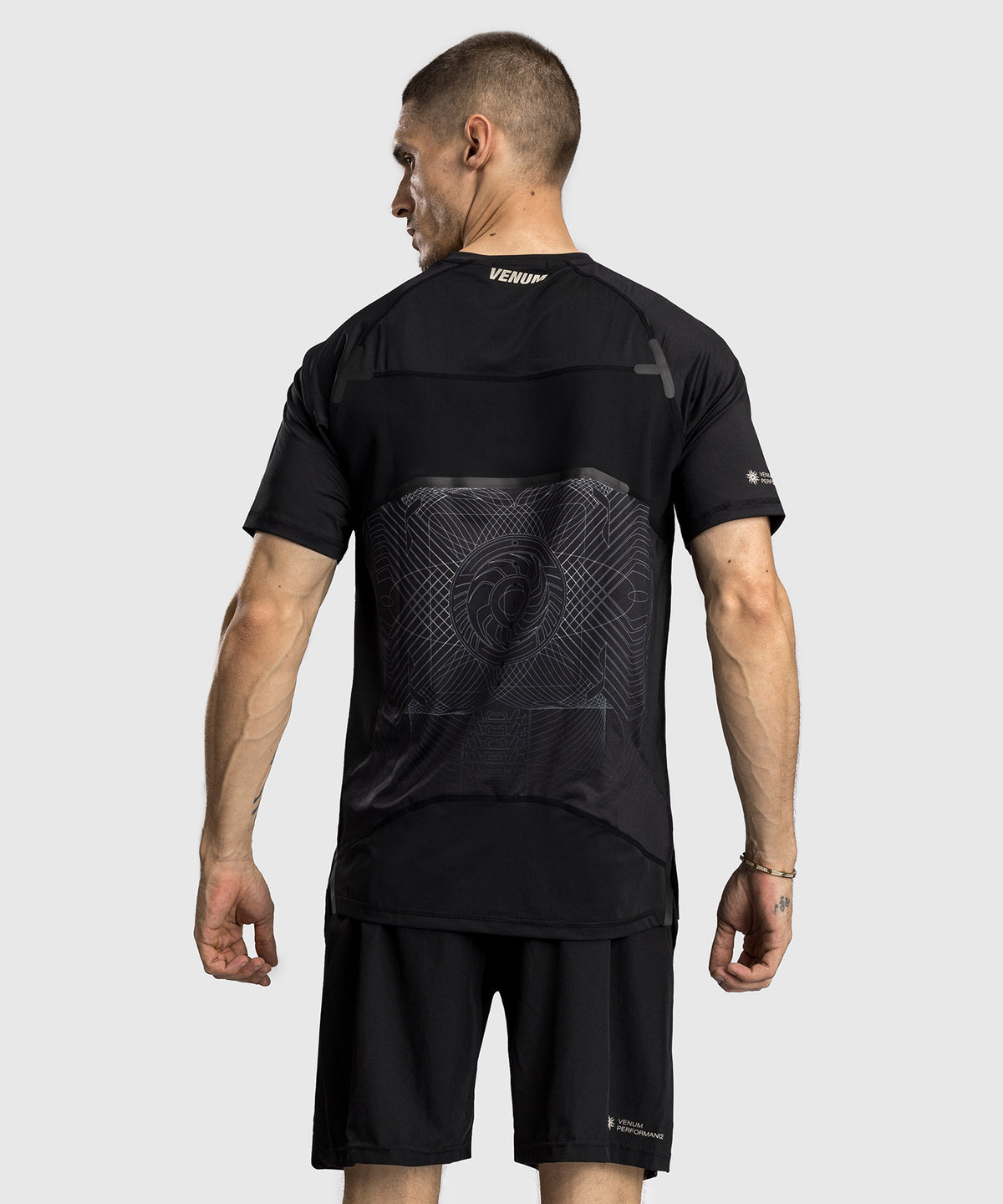T-Shirt Dry-Tech Venum G-Fit Air - Noir Intense/Sable Désert