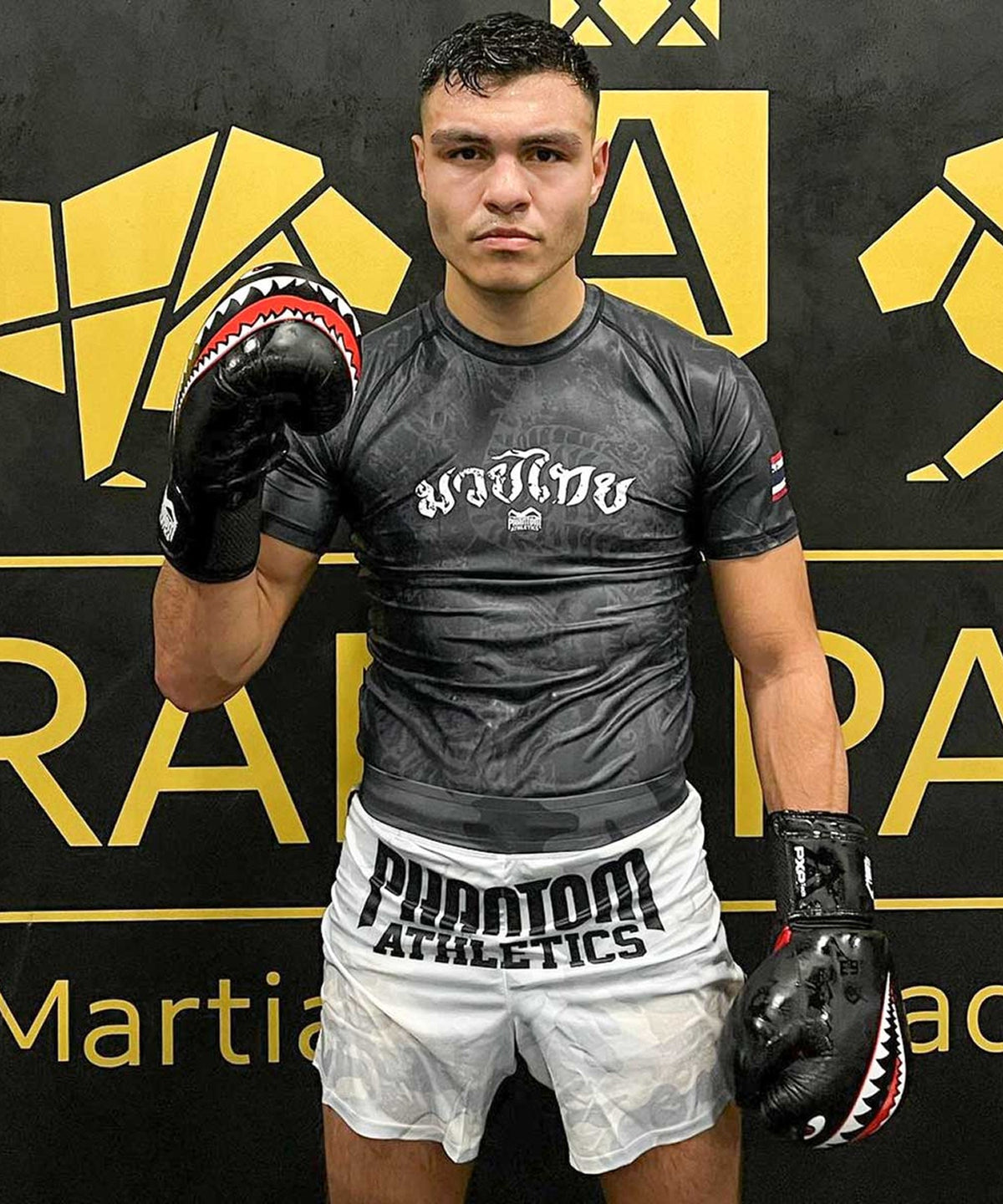 Phantom Athletics Muay Thai Rashguard - Negro
