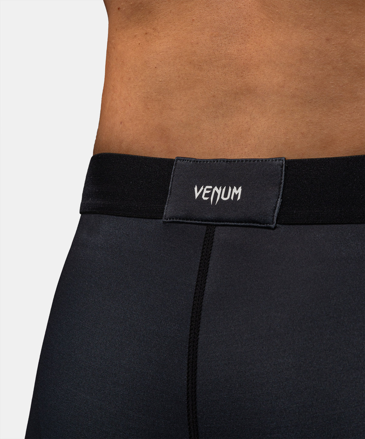 Venum Streamline Vale Tudo Shorts – Schwarz/Weiß