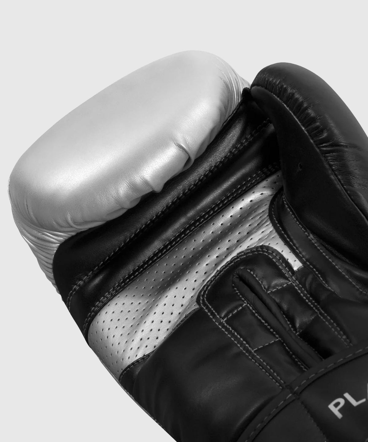Title Boxing Platinum Proclaim Boxing Gloves - Black