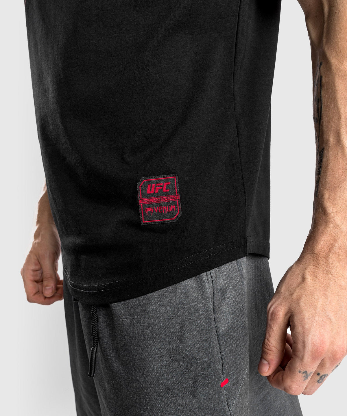 T-Shirt UFC Venum Authentic Fight Week 2.0 - Manches Courtes - Noir/Rouge