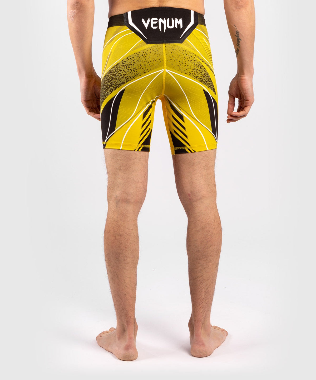 UFC Herren Kompressionsshorts Venum Authentic Fight Night - Short Cut - Gelb