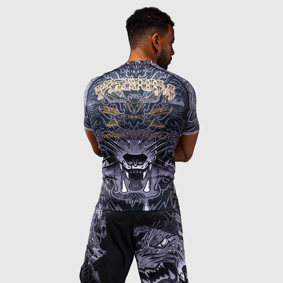 Venum Wolf Atak Rashguard Manga Corta – Negro/Gris