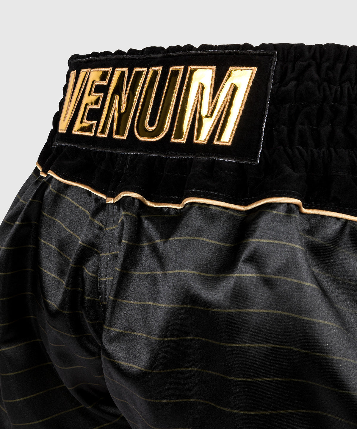 Venum Attack Muay Thai Shorts - Schwarz/Gold