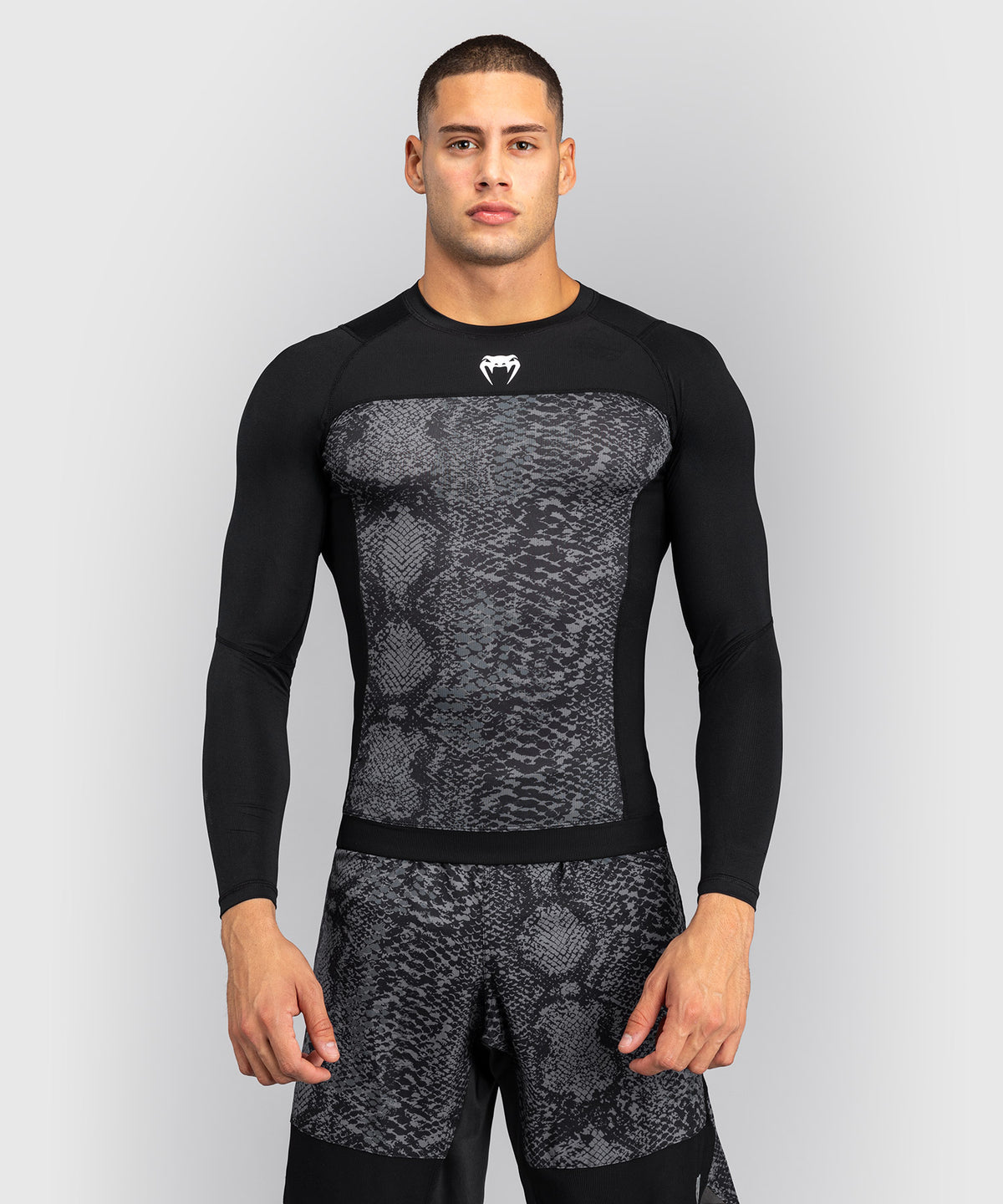 Venum G-Fit Scales Rashguard Manga Larga – Negro/Gris Carbón