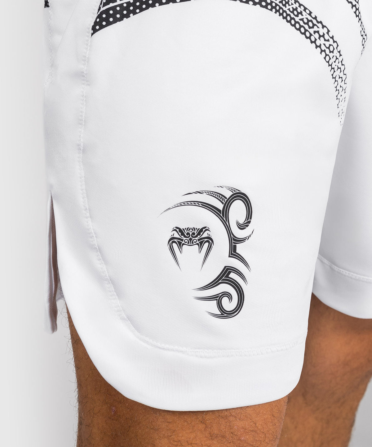 Venum x Mike Tyson Tiger Pantalones Cortos de Boxeo - Blanco Óptico/Negro Profundo