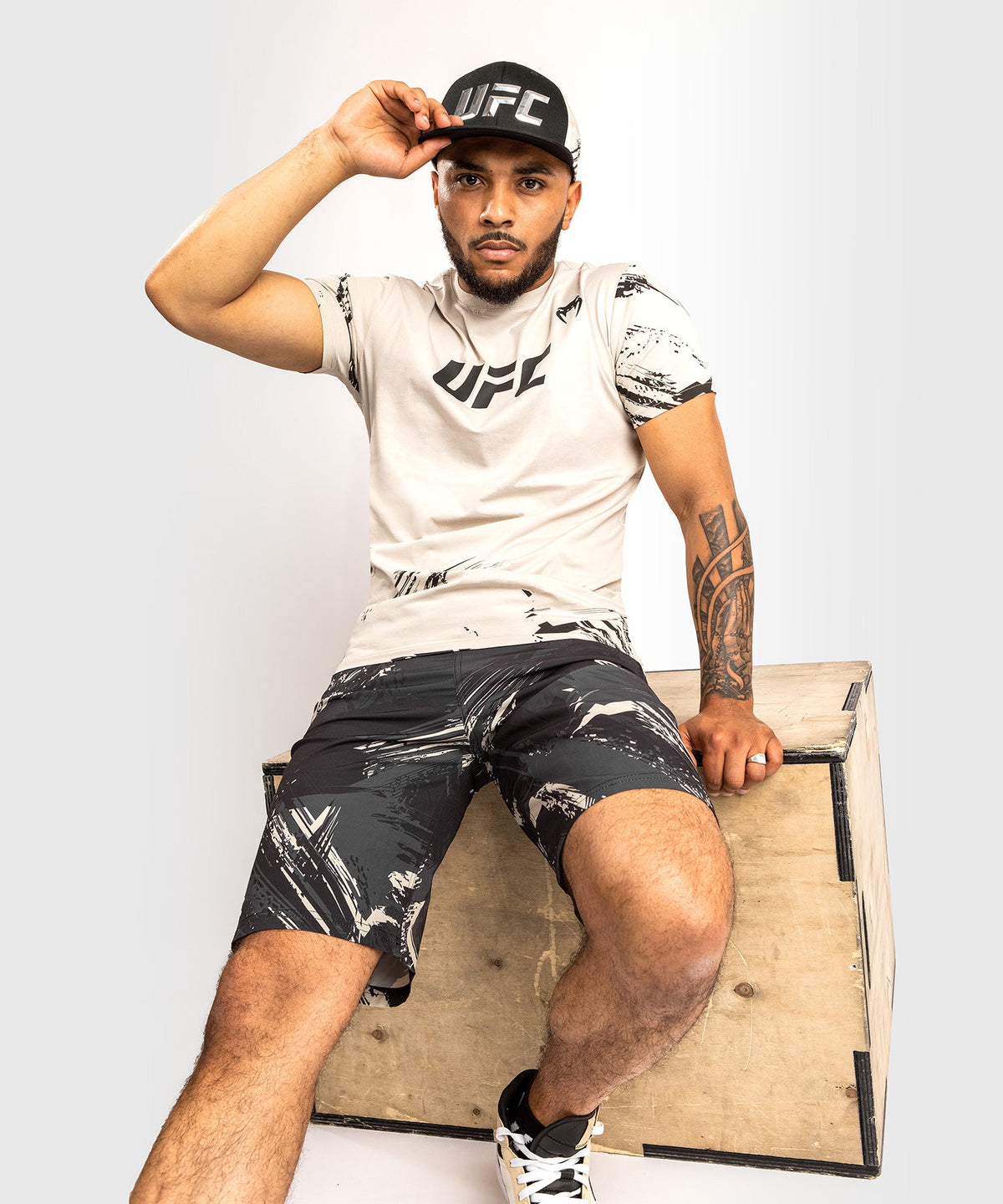 T-Shirt UFC Venum Authentic Fight Week 2.0 - Manches Courtes - Sable