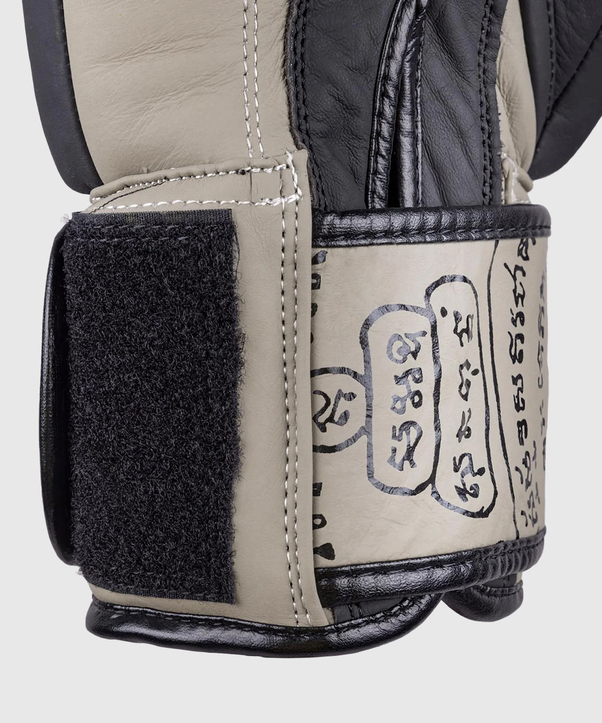 8 Weapons 8 Ways Yant Boxing Gloves - Black/Sand