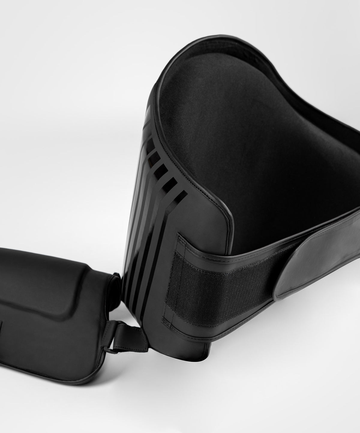 Venum Challenger Belly and Leg Protector - Black/White