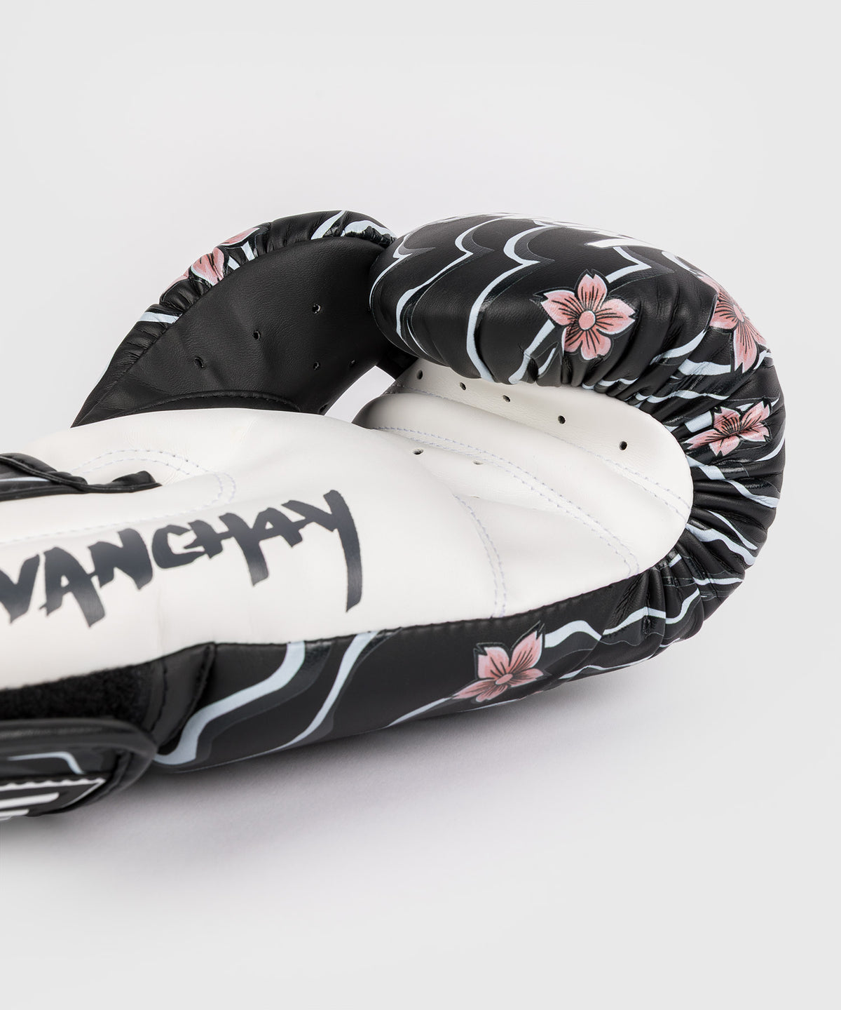Venum Elite x Tawanchay Boxing gloves - Black/White