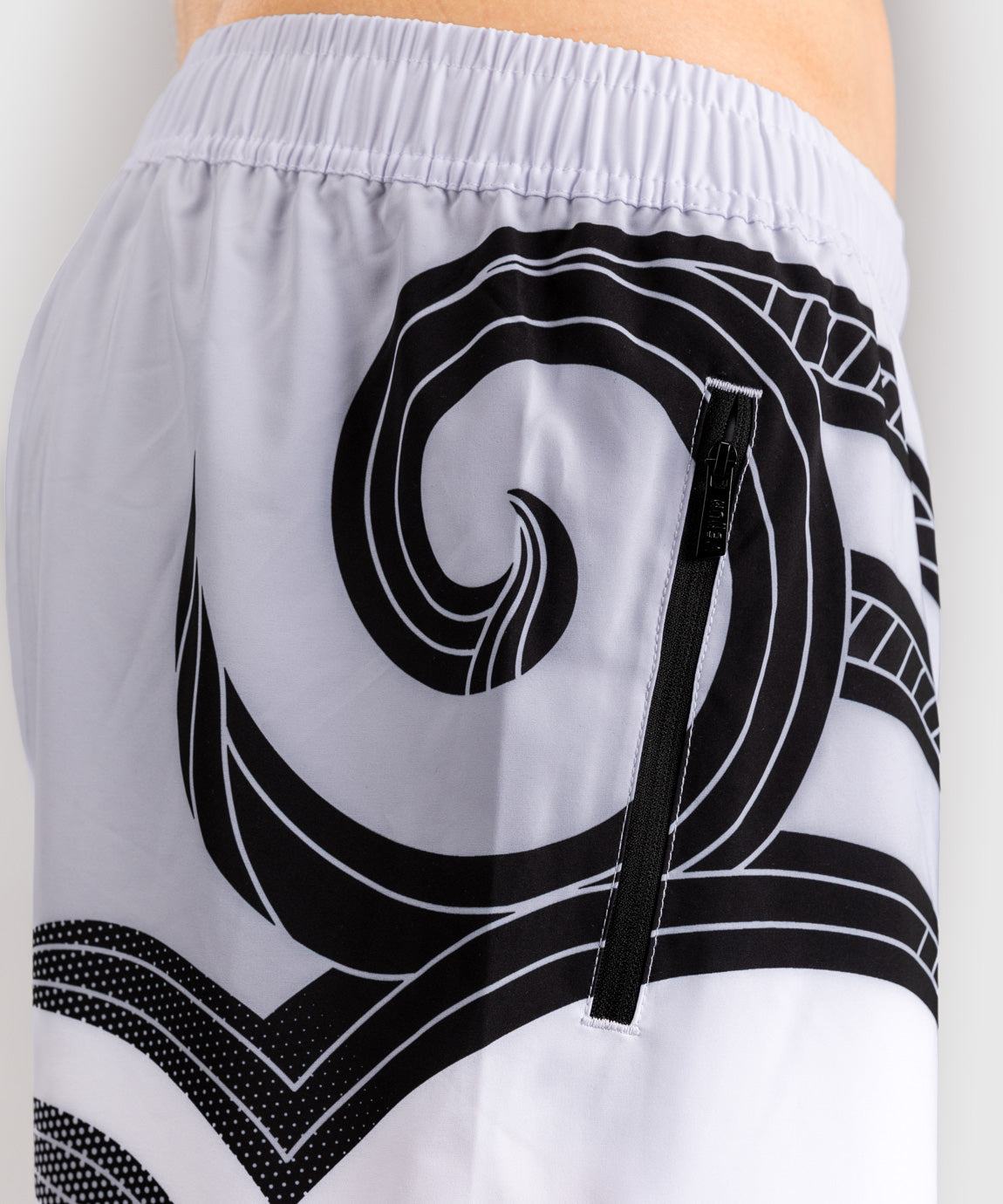 Venum x Mike Tyson Tiger Training Pantalones Cortos - Blanco Óptico/Negro Profundo