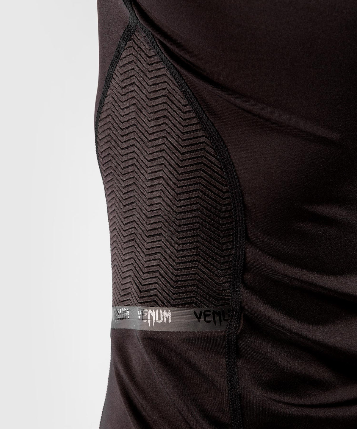 Camiseta G-fit Dry Tech de Venum - Negra/negra