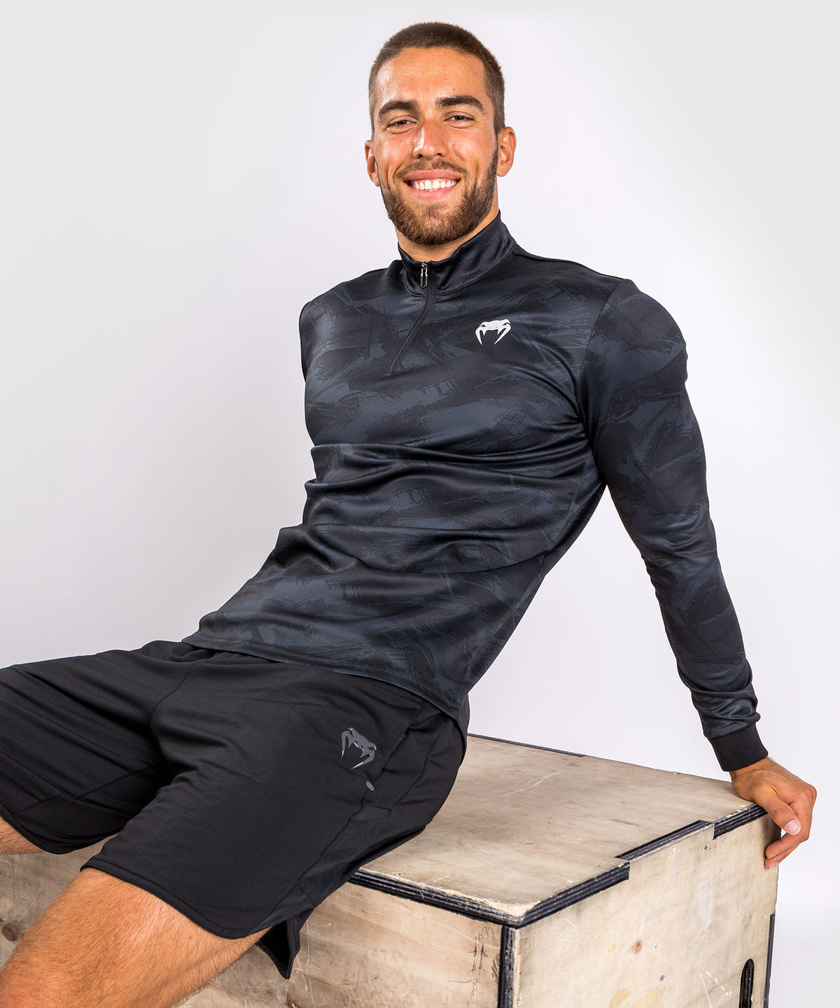 Venum Electron 3.0 Winter Dry Tech T-Shirt - Long Sleeves - Black 