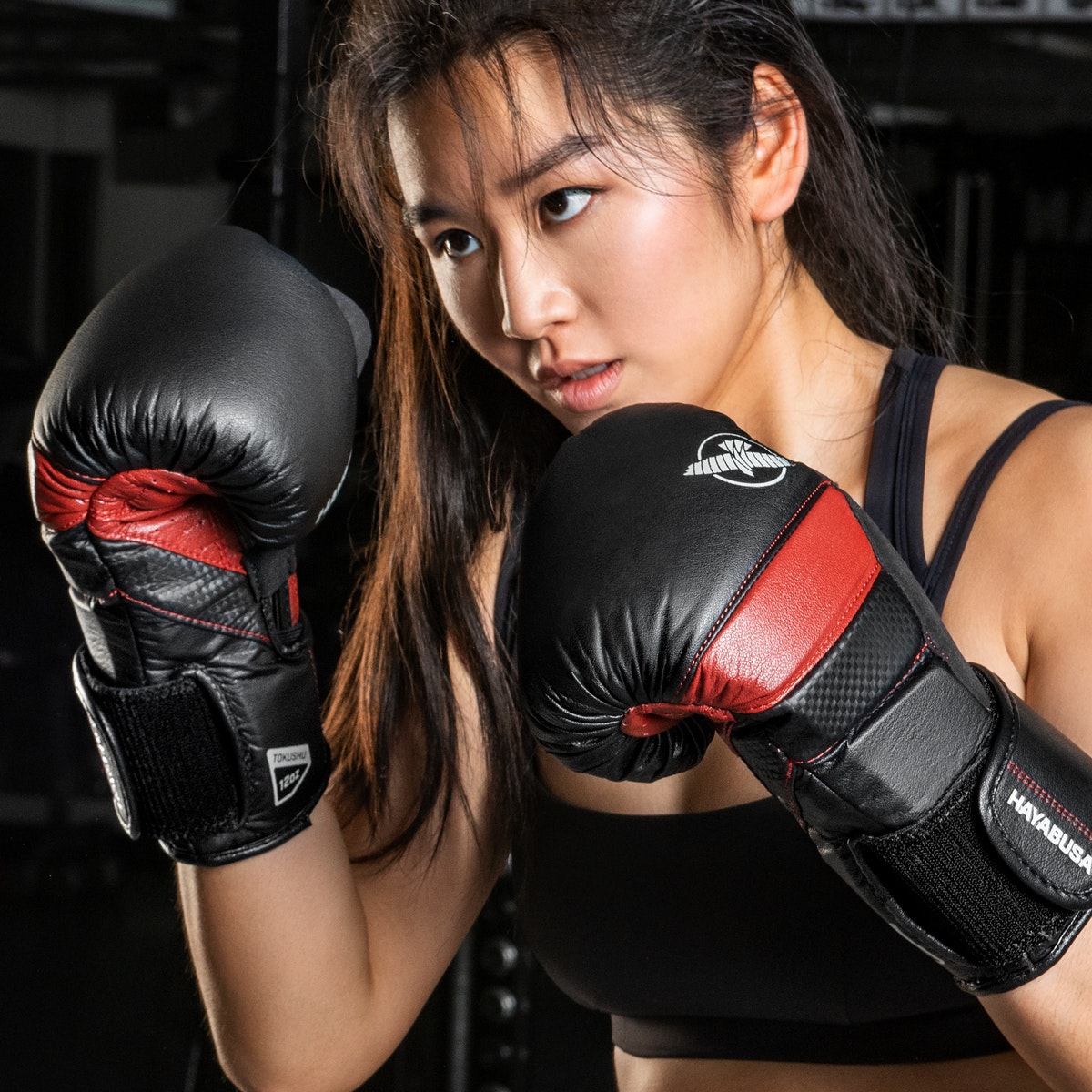 Hayabusa T3 Guantes de Boxeo - Negro/Rojo