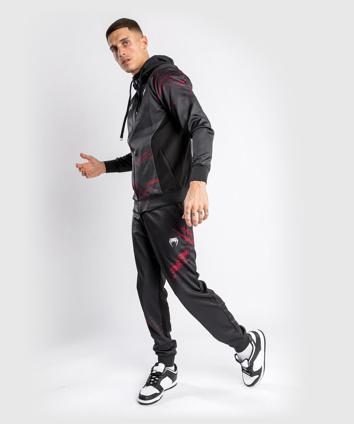 UFC Venum Authentic Fight Week 2.0 Zipped Sweatshirt –  Schwarz/Rot