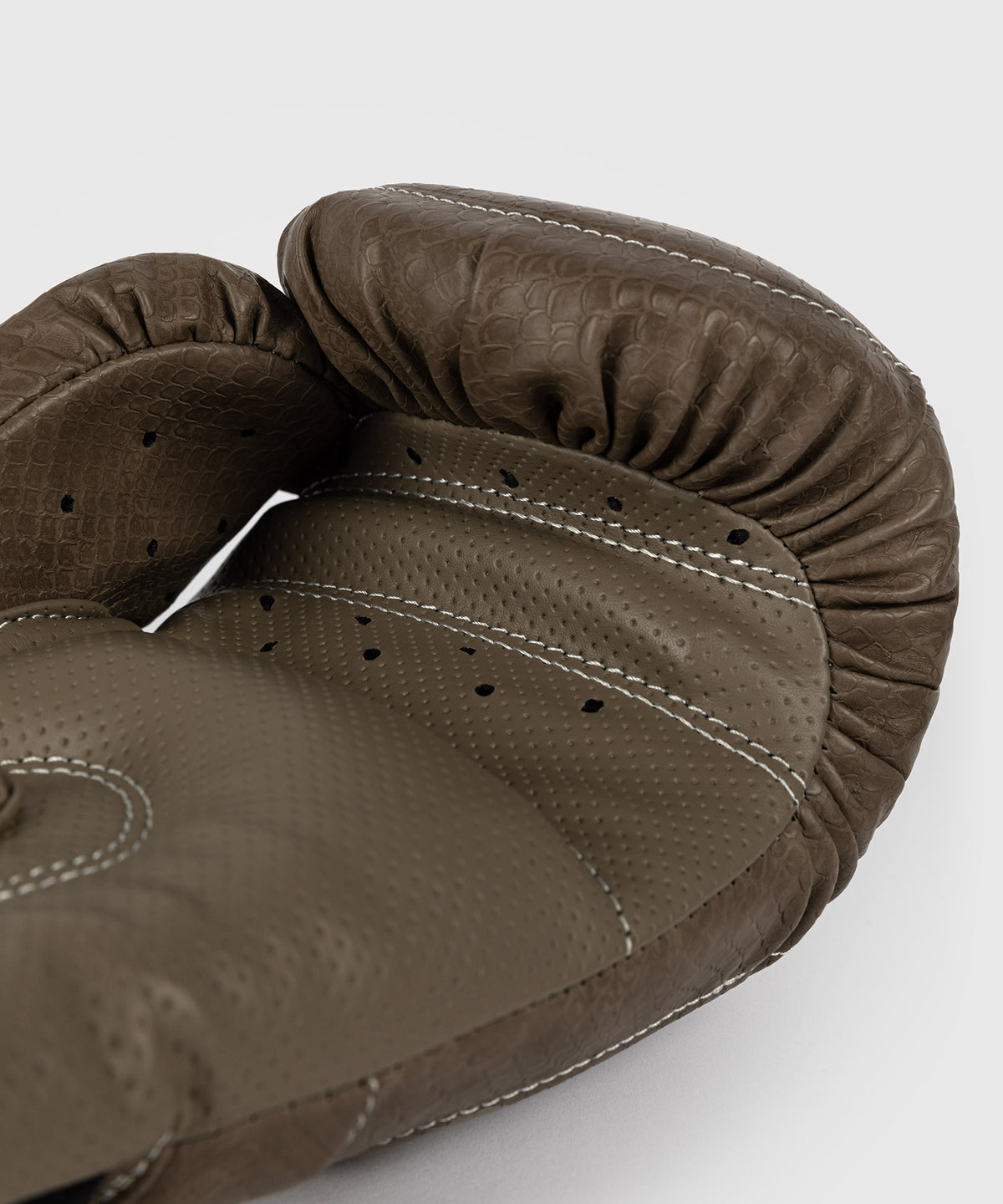 Venum Impact Evo Scales Guantes de Boxeo – Marrón