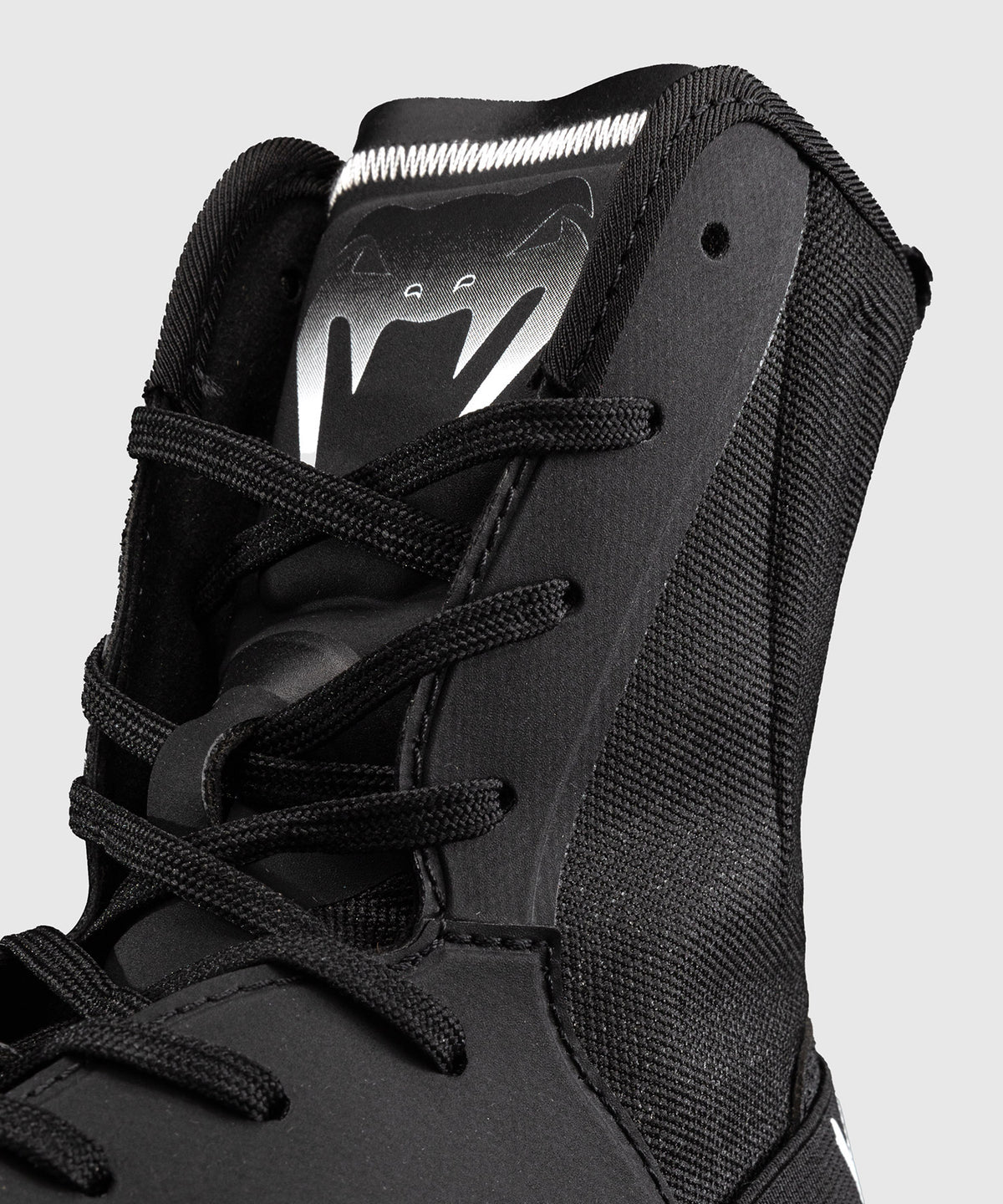 Venum Elite Neo Boxing Shoes - Black/White