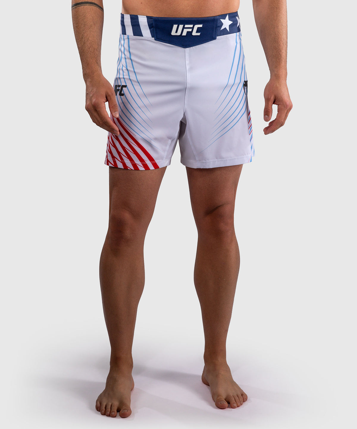 Official UFC Freedom 250 by Venum Authentic Fight Night Short de combat coupe courte pour homme - Blanc