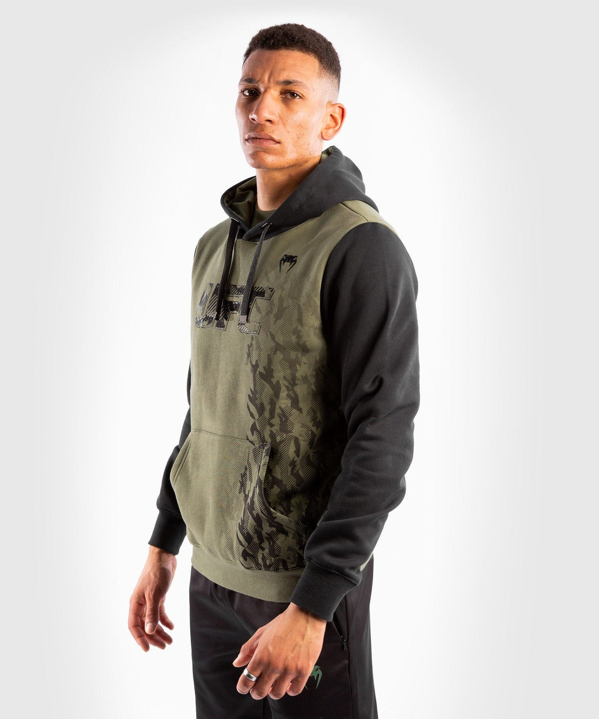 Sweatshirt à Capuche Homme UFC Venum Authentic Fight Week - Kaki