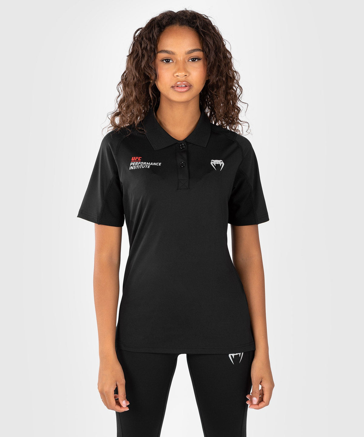 Venum Performance Institute 2.0 UFC Damen-Poloshirt - Schwarz/Rot