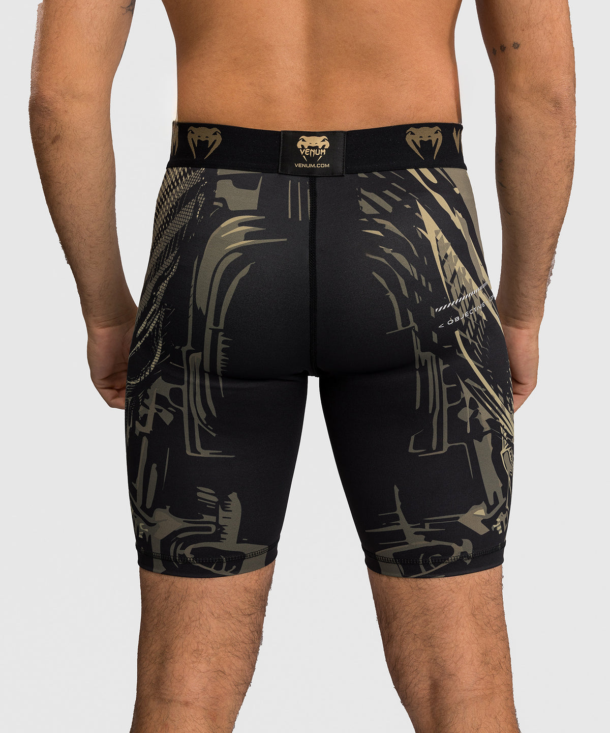 Venum Invader Vale Tudo Shorts - Negro/Sand