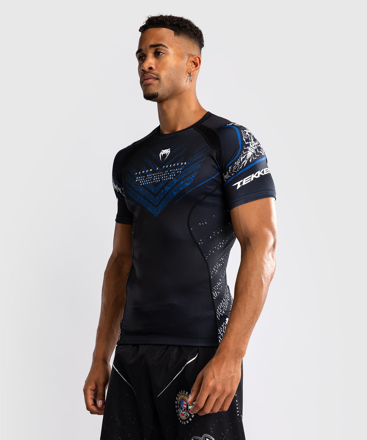 Venum x TEKKEN 8 - Paul Phoenix Rashguard a maniche Corte - Nero/Blu