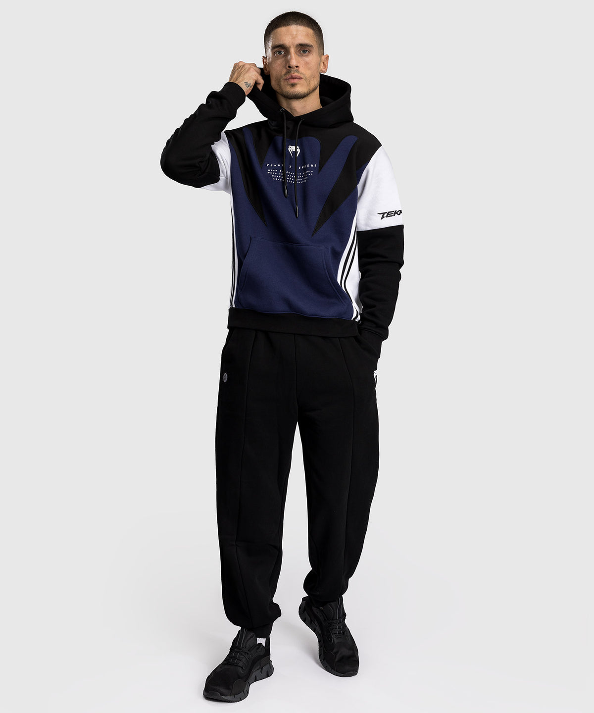 Venum x TEKKEN 8 - Jin Kazama Hoodie - Blau/Schwarz/Weiß