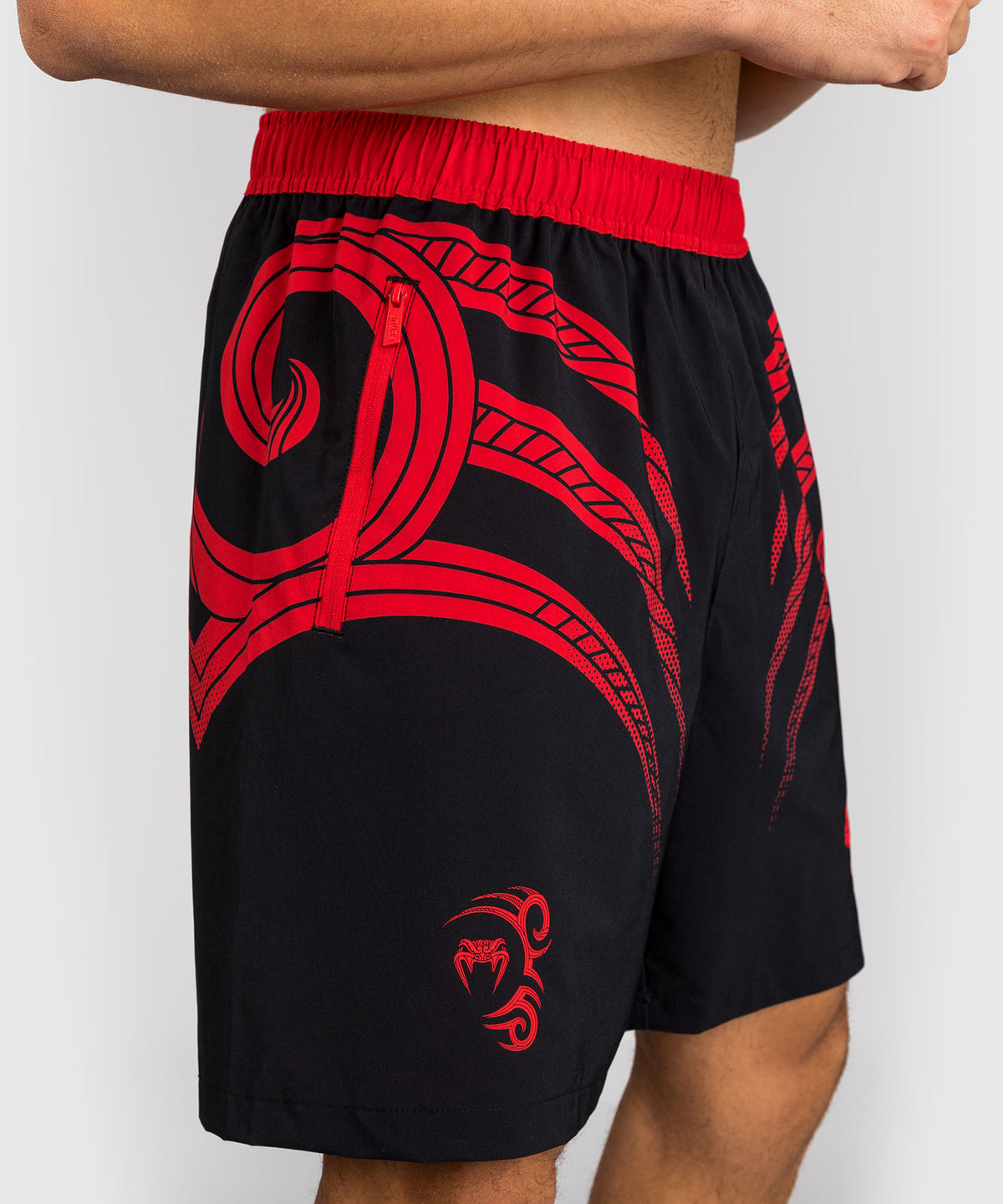 Venum x Mike Tyson Tiger Trainingsshorts - Tiefschwarz/Intensivrot