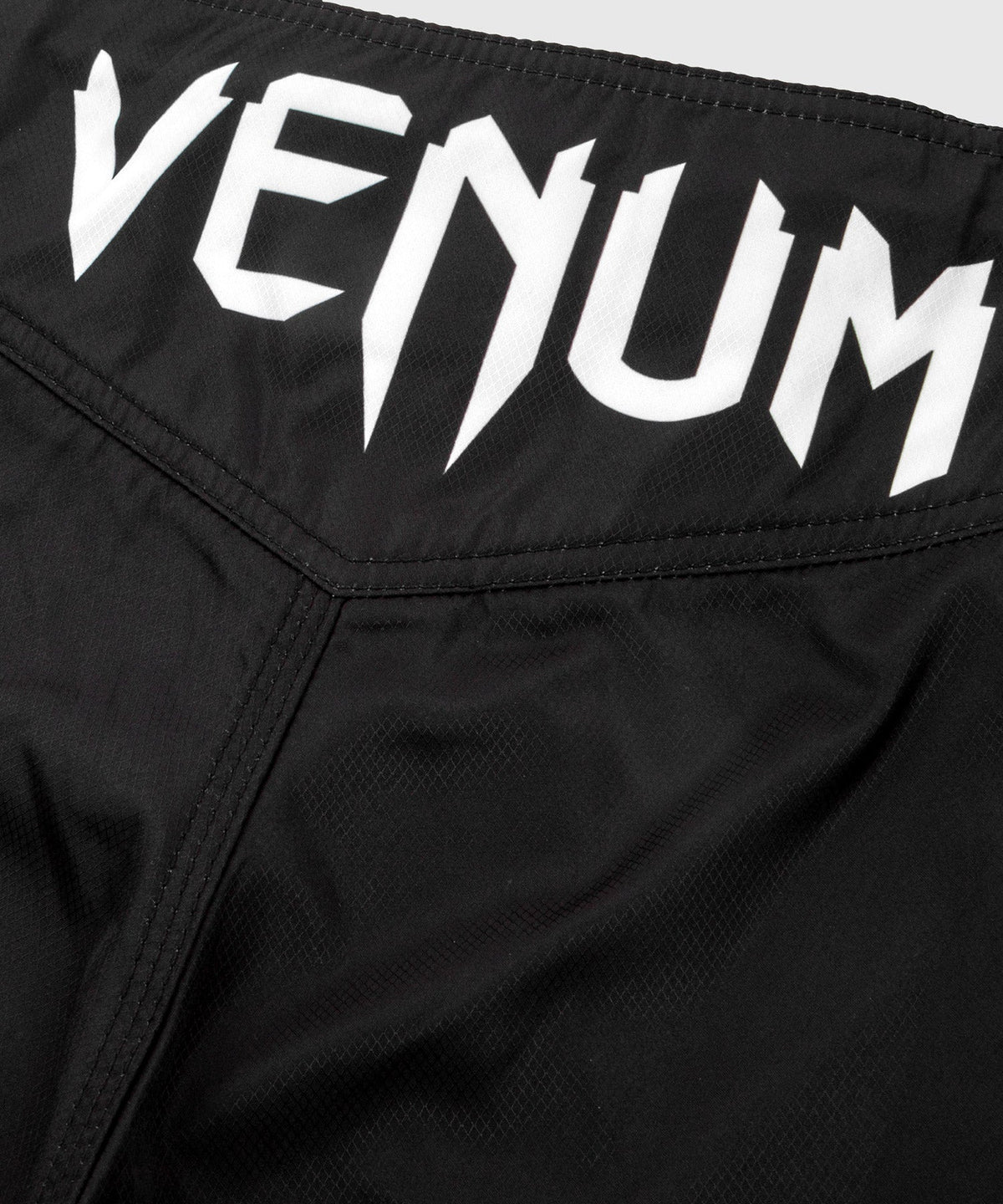 Fightshort Venum Light 3.0 - Noir/Blanc