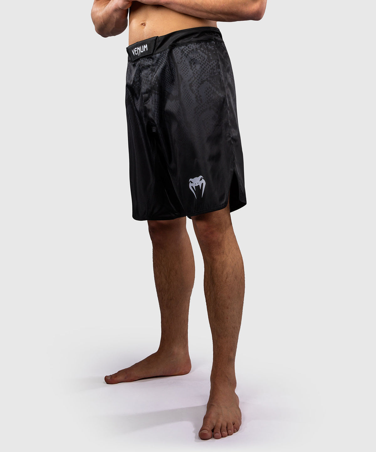 Venum Black Viper Short de Combate – Negro