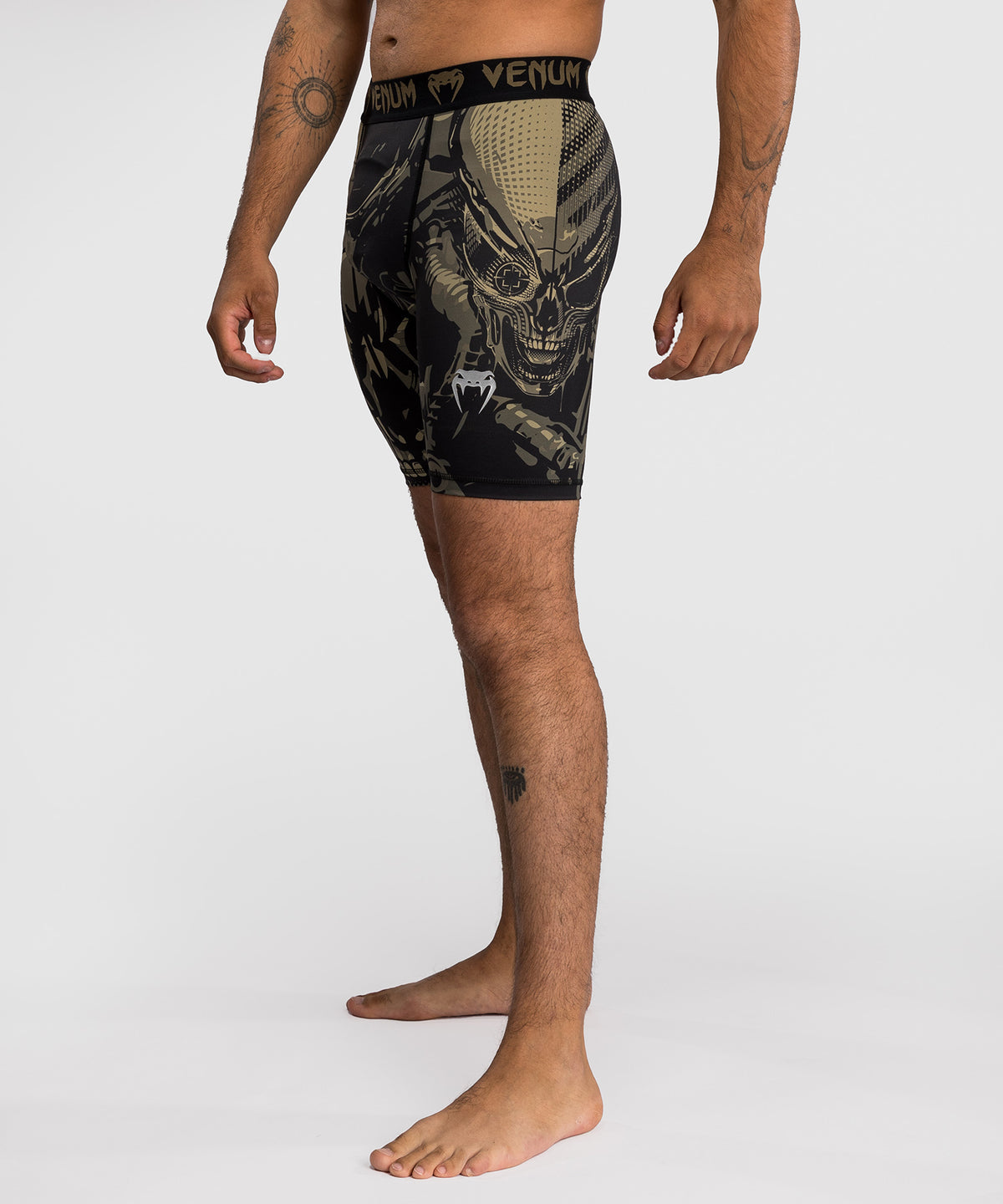 Venum Invader Vale Tudo Shorts - Negro/Sand