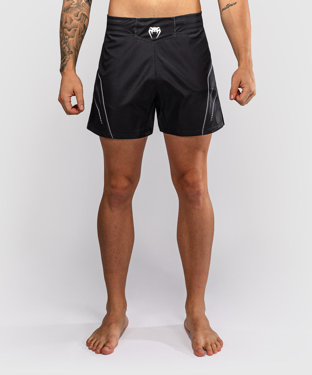 Venum Streamline Fightshorts – Schwarz/Weiß