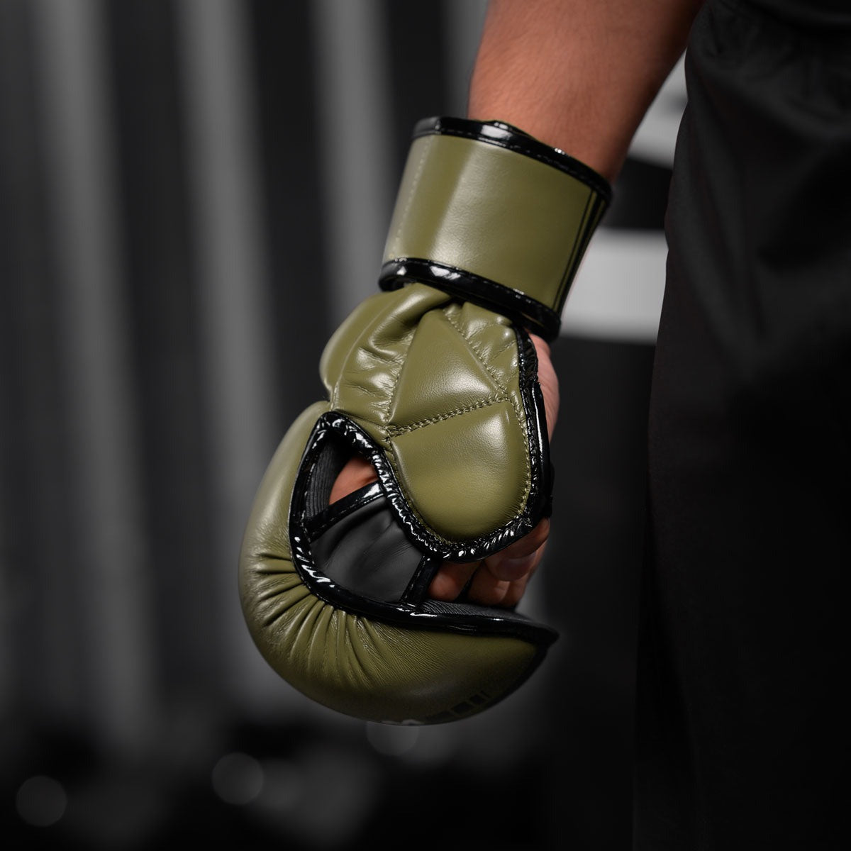 Phantom Athletics Apex MMA-Sparring-Handschuhe - Khaki