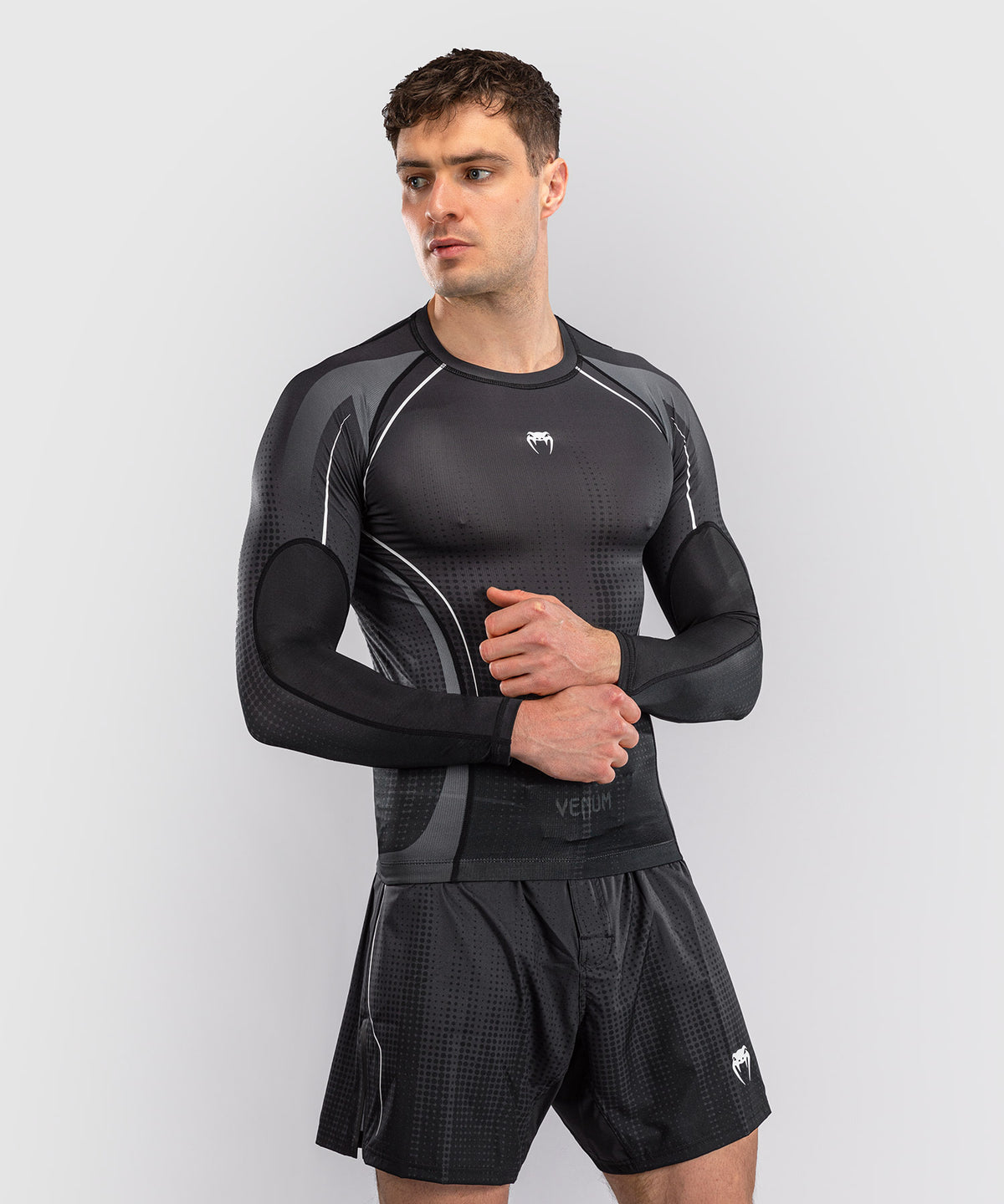 Venum Stealth Rashguard Manga Larga – Negro/Blanco