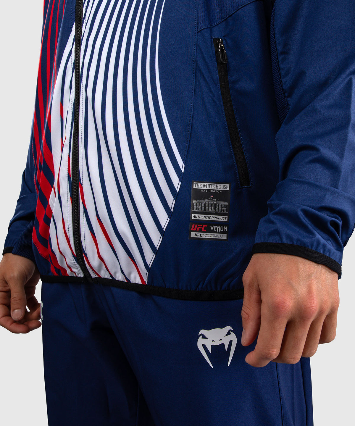 Official UFC Freedom 250 by Venum Authentic Fight Night Felpa con cappuccio Walkout da uomo - Blu